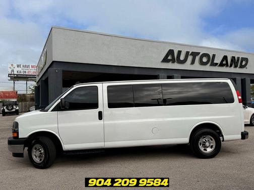 Summit White 2019 Chevrolet Express 3500 LT