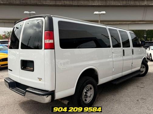 Summit White 2019 Chevrolet Express 3500 LT