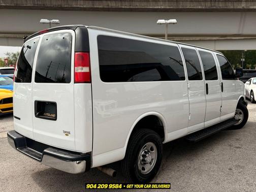 Summit White 2019 Chevrolet Express 3500 LT