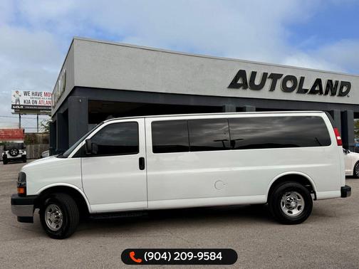 Summit White 2019 Chevrolet Express 3500 LT