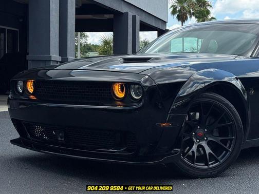 Pitch Black Clearcoat 2016 Dodge Challenger R/T Scat Pack