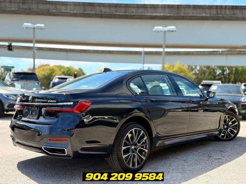 Black Sapphire Metallic 2020 BMW 740 740i