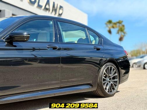 Black Sapphire Metallic 2020 BMW 740 740i