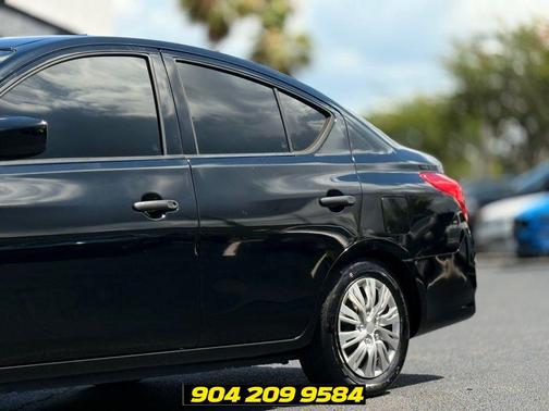 Super Black Metallic 2019 Nissan Versa 1.6 S