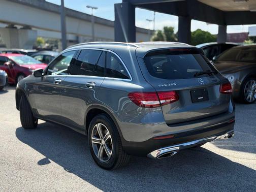 2017 Mercedes-Benz GLC 300 Base