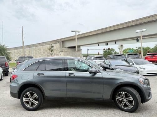 2017 Mercedes-Benz GLC 300 Base