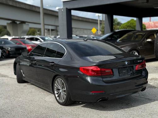 2018 BMW 540 540i