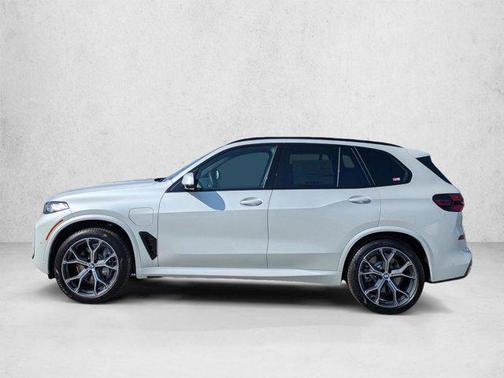 Mineral White Metallic 2026 BMW X5 PHEV xDrive50e