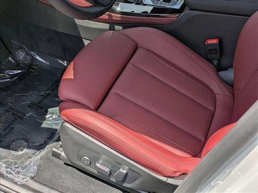2025 BMW X4 xDrive30i