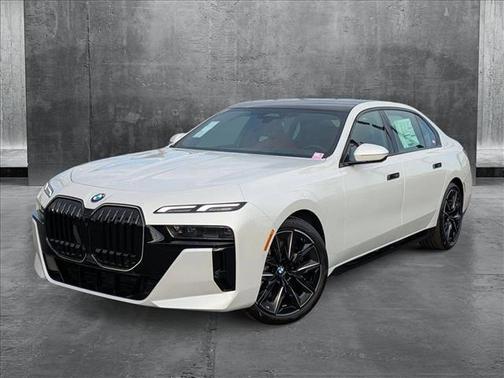 2025 BMW 740 i