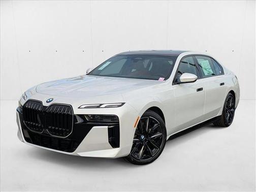 2025 BMW 740 i
