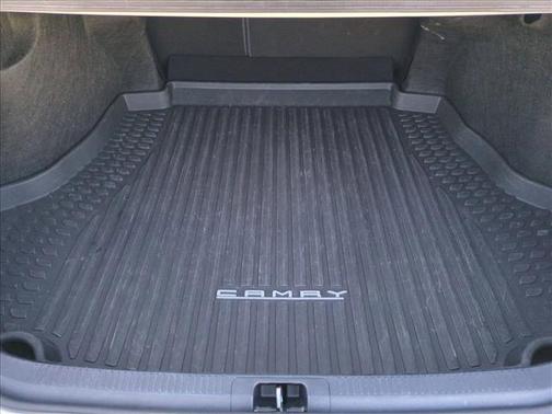 Wind Chill Pearl/Midnight Black Metallic 2023 Toyota Camry XSE
