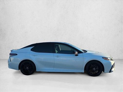 Wind Chill Pearl/Midnight Black Metallic 2023 Toyota Camry XSE
