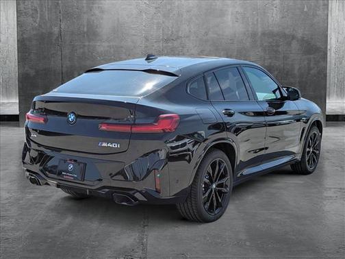 2025 BMW X4 M40i
