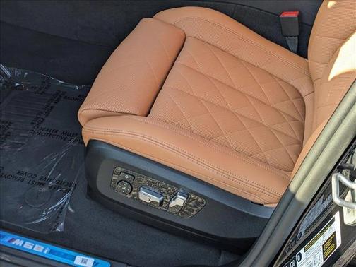 2025 BMW X5 M60i