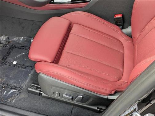 2025 BMW X4 xDrive30i