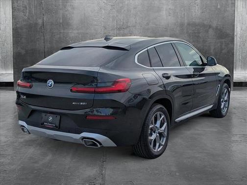 2025 BMW X4 xDrive30i