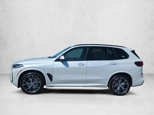 Mineral White Metallic 2026 BMW X5 PHEV xDrive50e