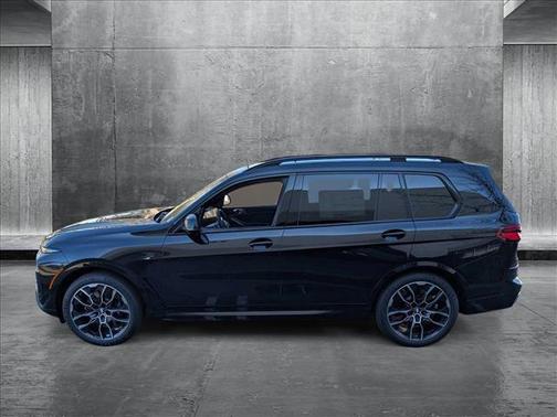2025 BMW X7 M60i