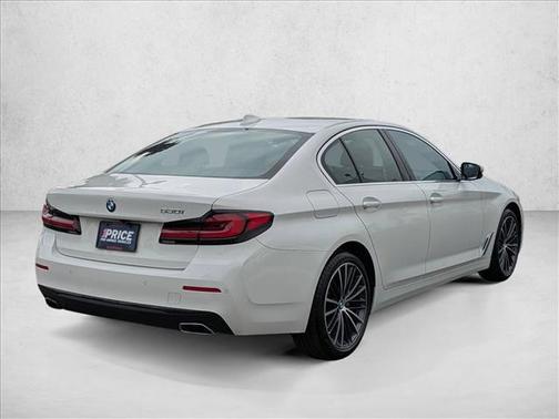 2022 BMW 530 i