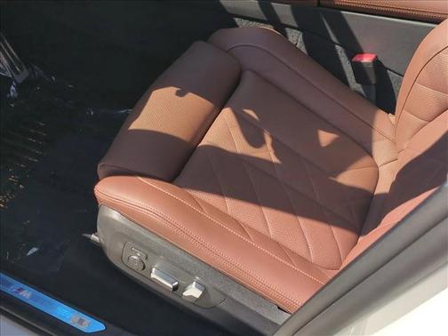 Mineral White Metallic 2026 BMW X5 sDrive40i