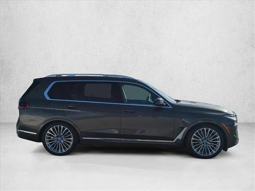 Manhattan Green Metallic 2024 BMW X7 xDrive40i
