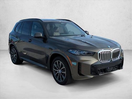 Manhattan Green Metallic 2025 BMW X5 PHEV xDrive50e