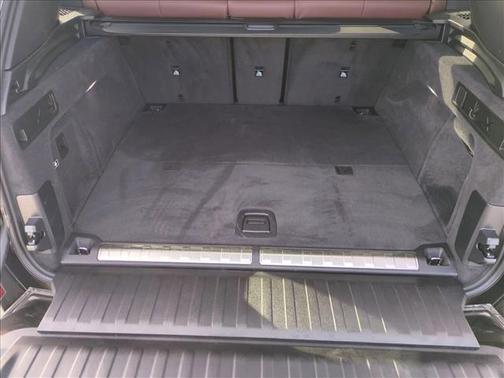 Manhattan Green Metallic 2025 BMW X5 PHEV xDrive50e