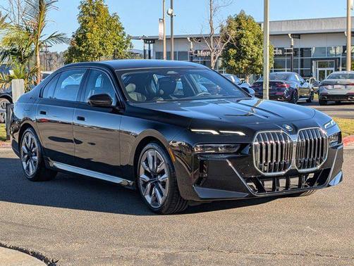 2023 BMW 740 i