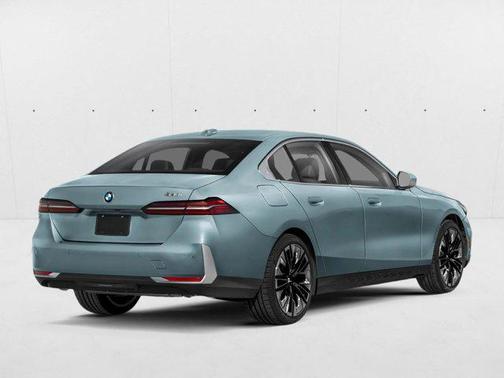 Cape York Green Metallic 2027 BMW 530 i