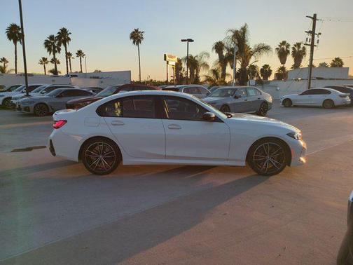 Alpine White 2023 BMW 330 330i