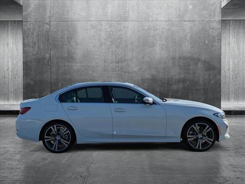 2024 BMW 330 i