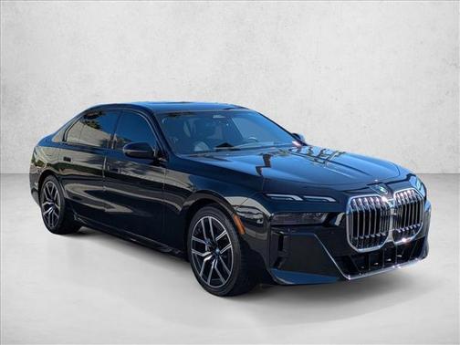 2023 BMW 740 i