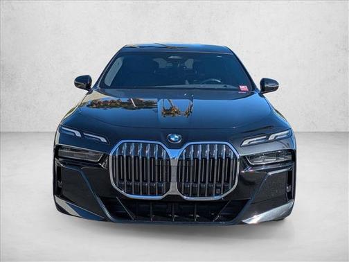 2023 BMW 740 i