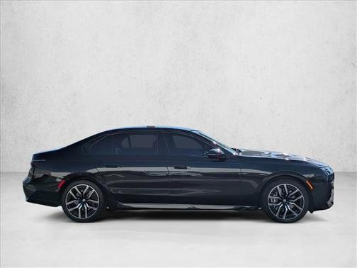 2023 BMW 740 i