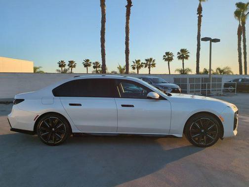 Mineral White Metallic 2024 BMW 740 740i