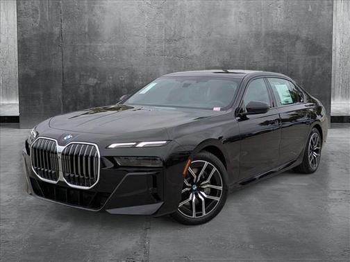 2025 BMW 740 i