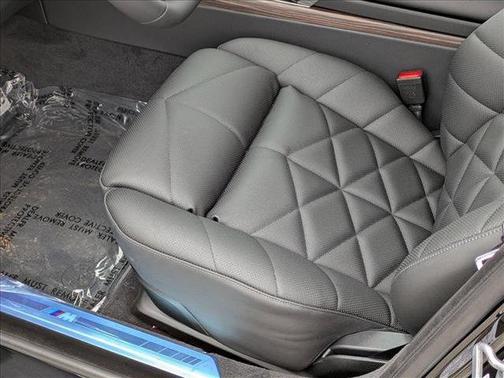 2025 BMW 740 i