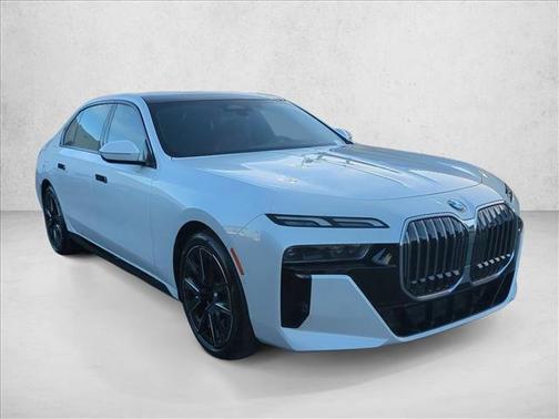 Mineral White Metallic 2023 BMW 740 i