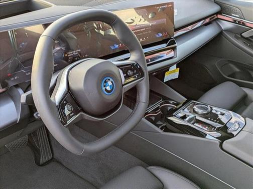 2025 BMW i5 eDrive40