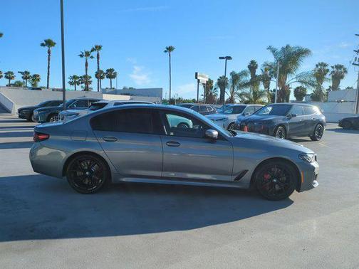 Skyscraper Gray Metallic 2023 BMW 540 i