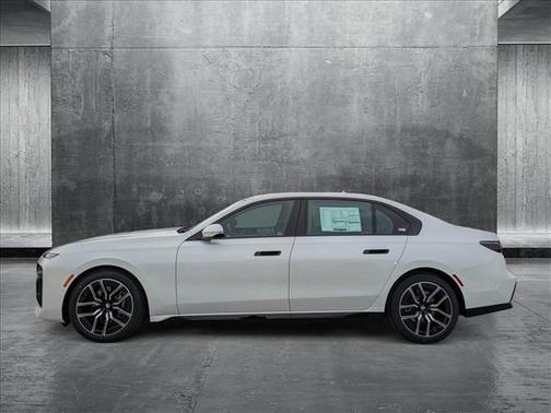 2025 BMW 740 i
