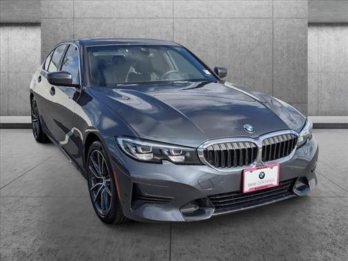 Photo 3 of 25 of 2019 BMW 330 i