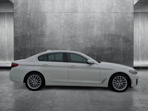 2021 BMW 530 530i
