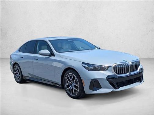 Brooklyn Grey Metallic 2025 BMW i5 eDrive40