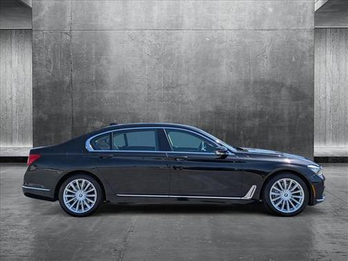 2016 BMW 740 740i