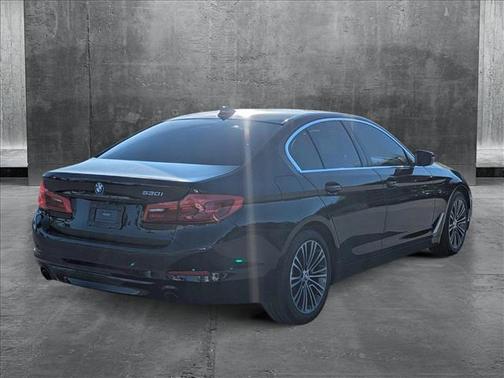 2019 BMW 530 530i