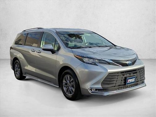2023 Toyota Sienna XLE 8 Passenger