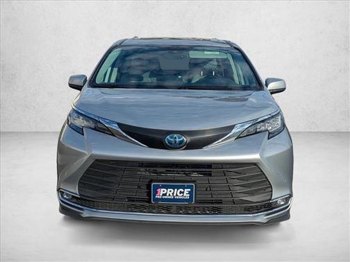 2023 Toyota Sienna XLE 8 Passenger