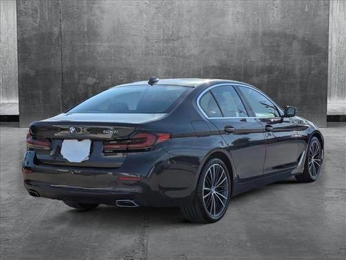 2022 BMW 530 i